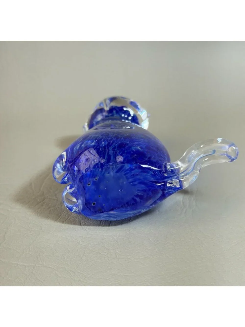 Retro Cobalt Blue Speckled Glass Sitting Cat Statue Clear Tail Paperweight 5
